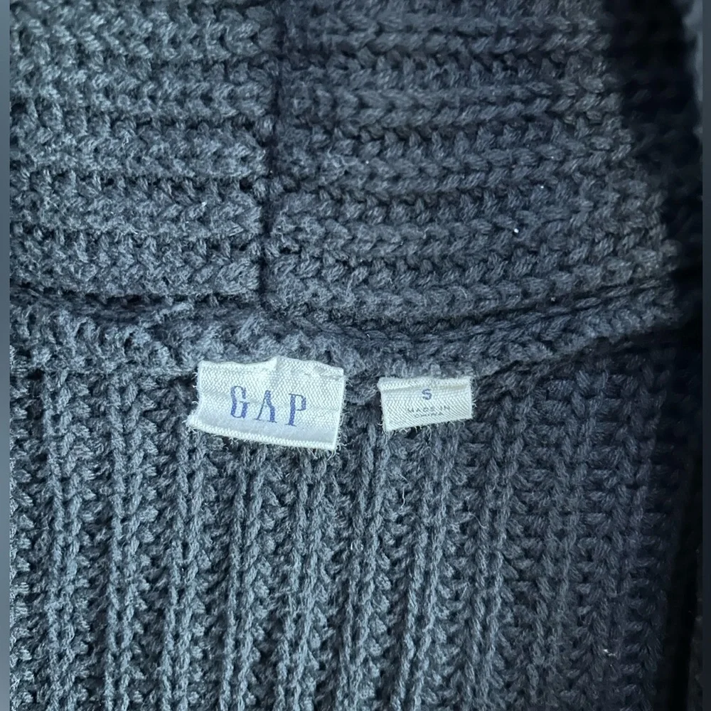 Black Cardigan Vest Knit - GAP - Women’s Small - Picture 2 of 4